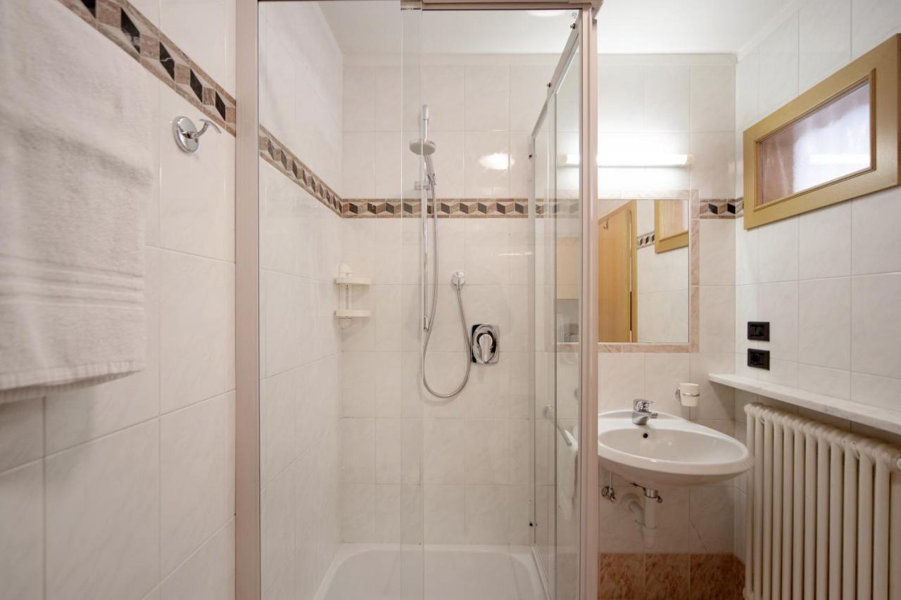 Appartamento Aloch Pozza di Fassa Luaran gambar